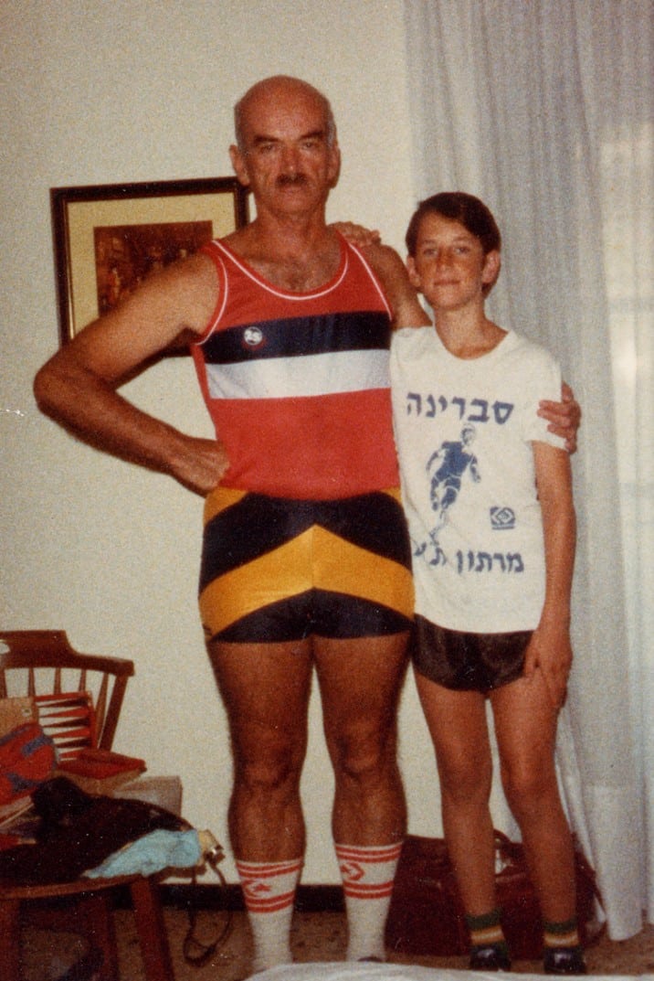 Ich mit meinem Vater Gideon Japhet im Jahr 1982